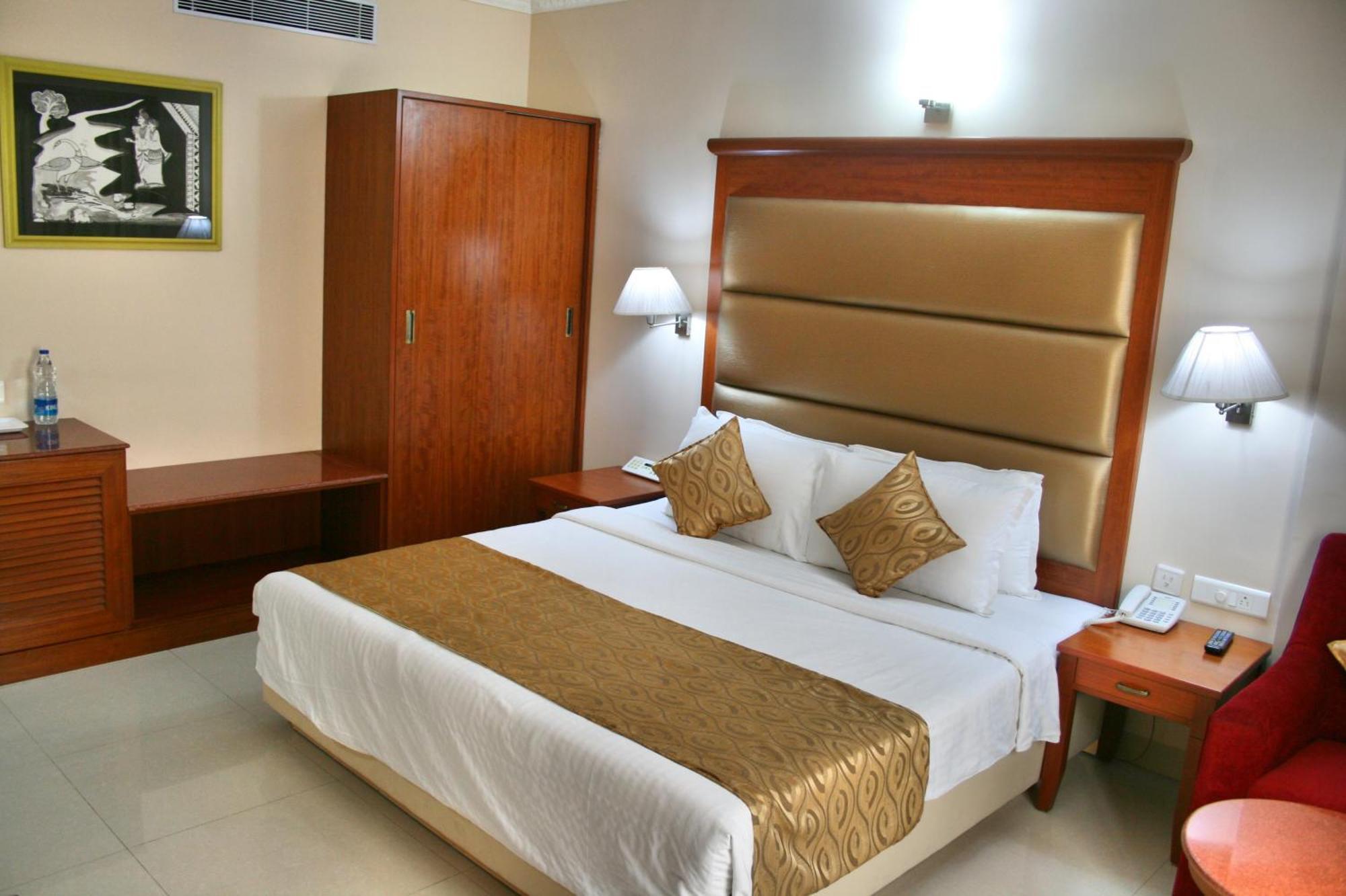 Raj Park- Hill View Hotel Tirupati Exterior foto